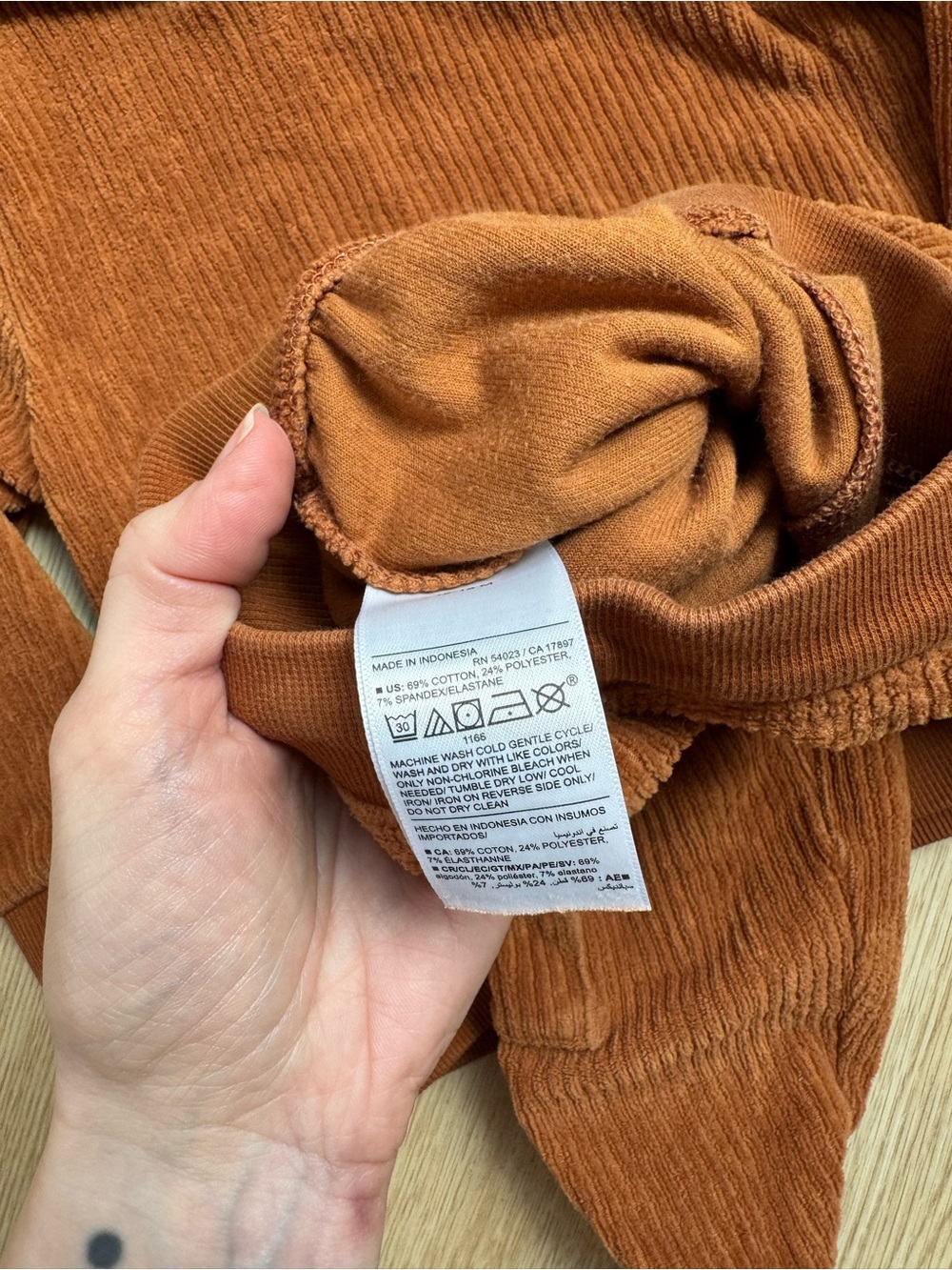 old navy corduroy bear outfit size 12-18 months - Picture 5 of 5